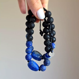 Męska bransoletka z kamieni naturalnych lapis lazuli i lawa wulkaniczna na czarnym sznurku