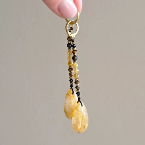 MES817 webp Kolczyki wiszące unikaty golden healer, czarny turmalin, tygrysie oko, apatyt żółty, oolit żelazisty, hematyt i złota stal chirurgiczna.webp