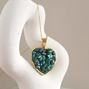 Naszyjnik malachit w żywicy złote serce stal chirurgiczna Sparkles malachite