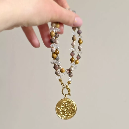 Naszyjnik choker z agatem oceanicznym, kryształem górskim, rodochrozytem, jaspisem pejzażowym i hematytem oraz zawieszką medalion księżyc i słońce, ręcznie tworzona biżuteria magneska.mom