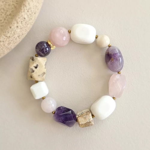 Bohemian bransoletka unikat z kwarcem różowym, jadeitem, ametystem, opalem żółtym, kamieniem rzecznym, jaspisem pejzażowym i hematytem – ręcznie tworzona biżuteria z kamieni naturalnych magneska.mom