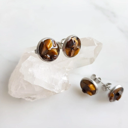 Kolczyki sztyfty tygrysie oko w żywicy stal chirurgiczna Sparkles brown